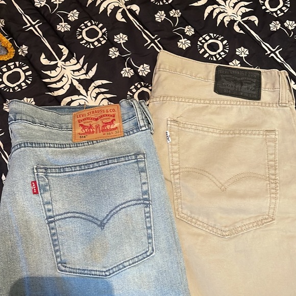 2 pair Levi’s 514 - khaki and light wash denim. Both 36x34, straight fit style. - Picture 3 of 7